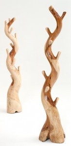 oryginalne wieszaki stojące drewniane